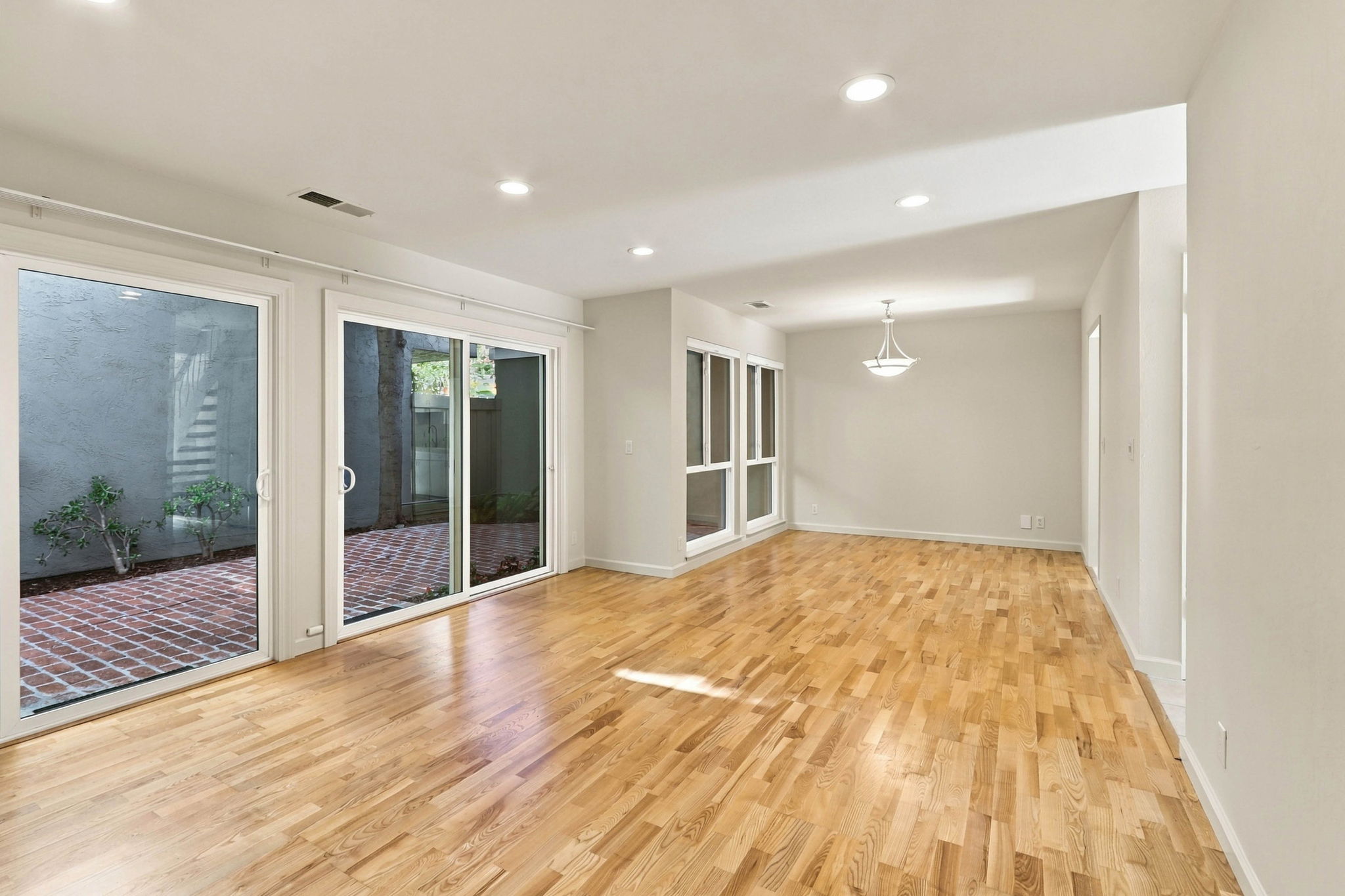 008_F8_101 Milmar Way
