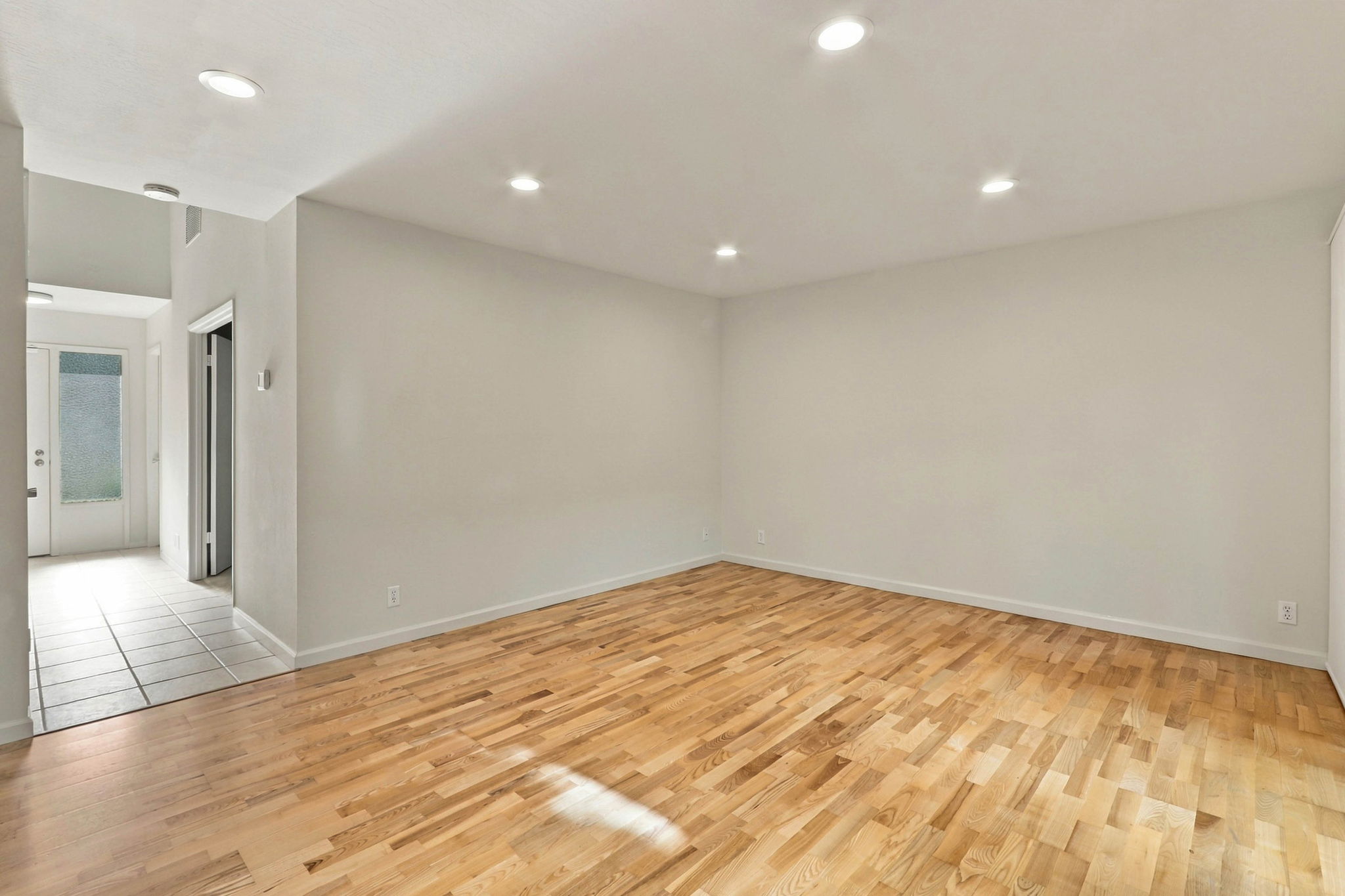 010_F8_101 Milmar Way
