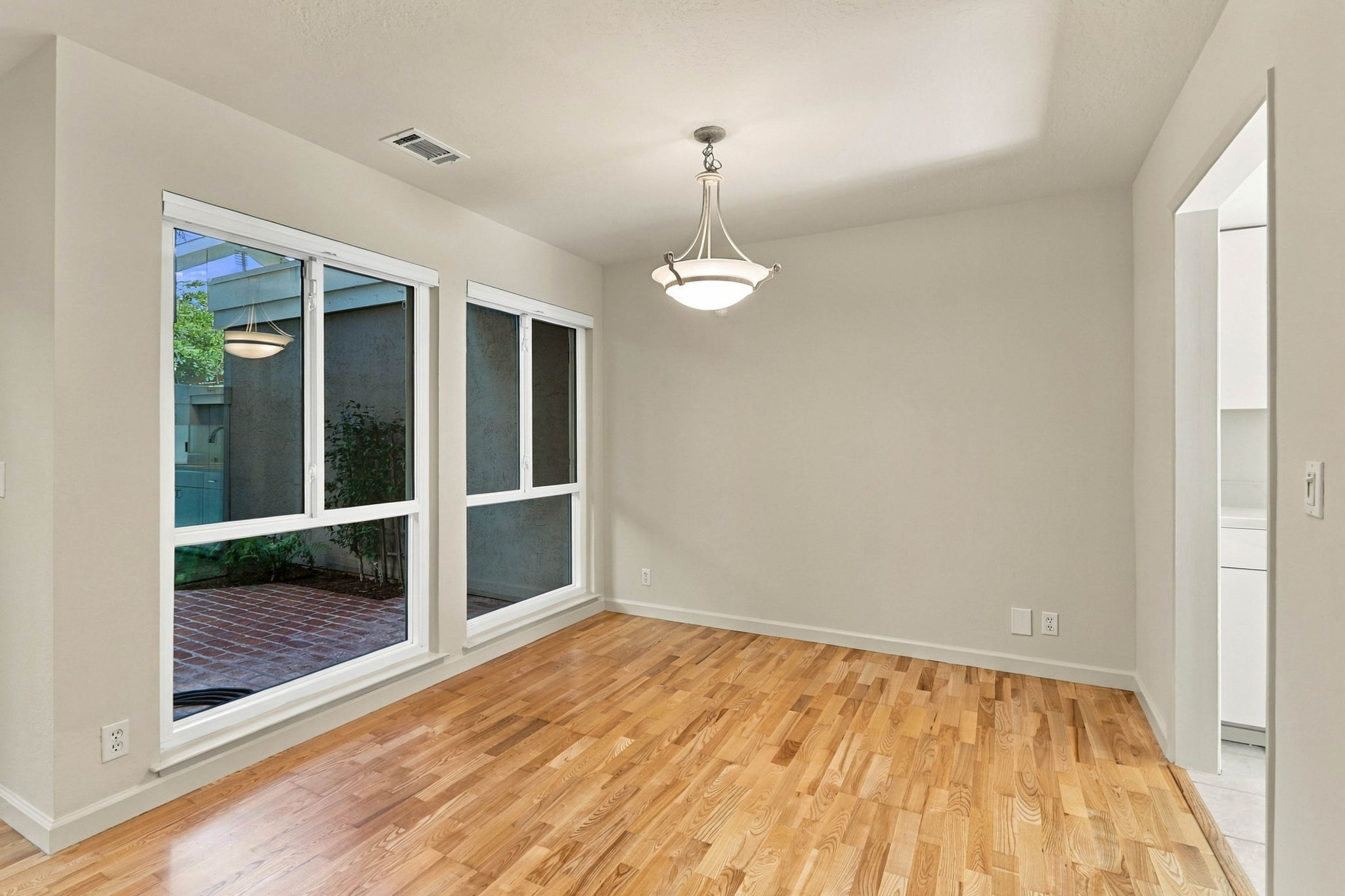 018_F8_101 Milmar Way