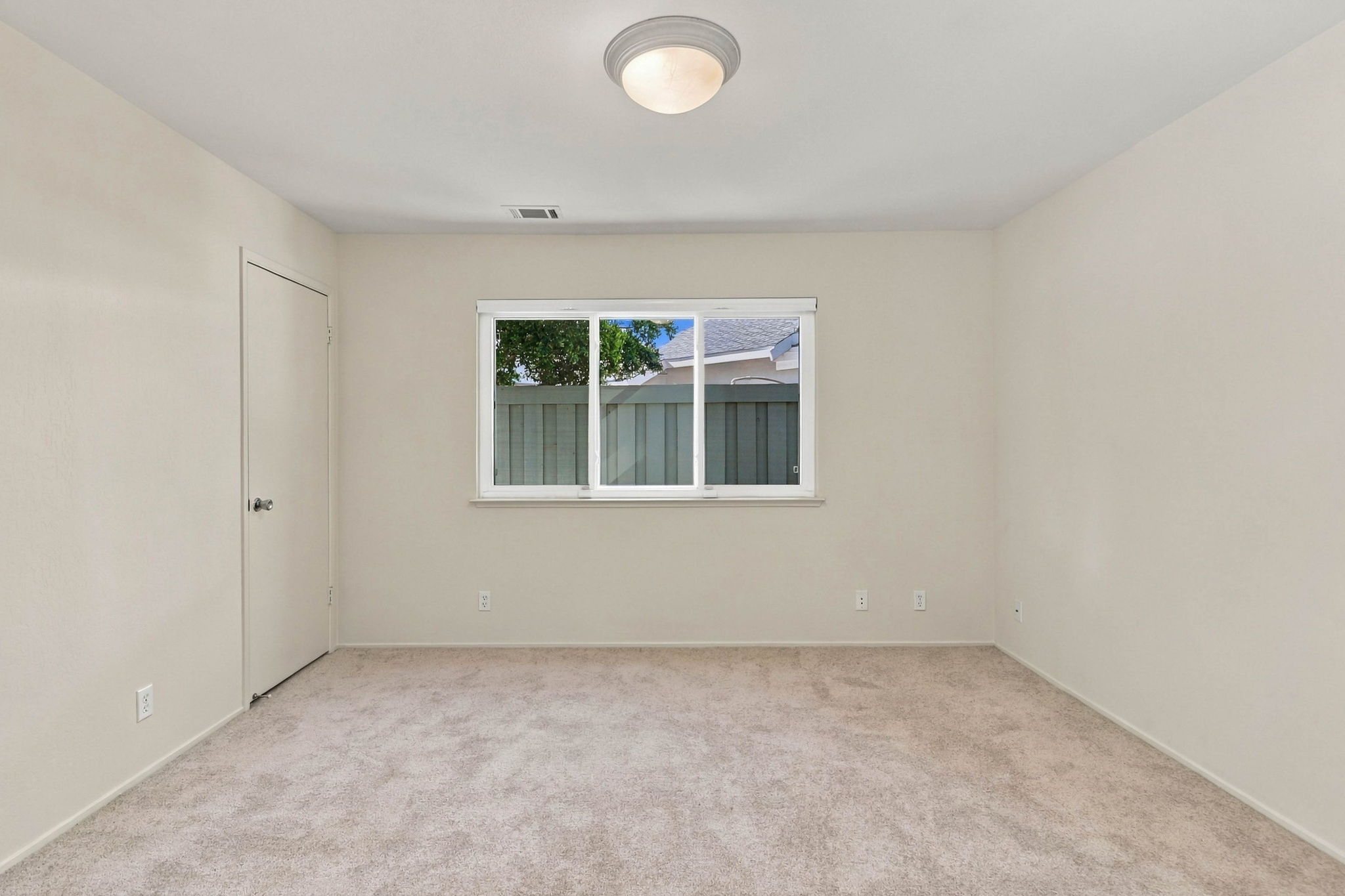 021_F8_101 Milmar Way