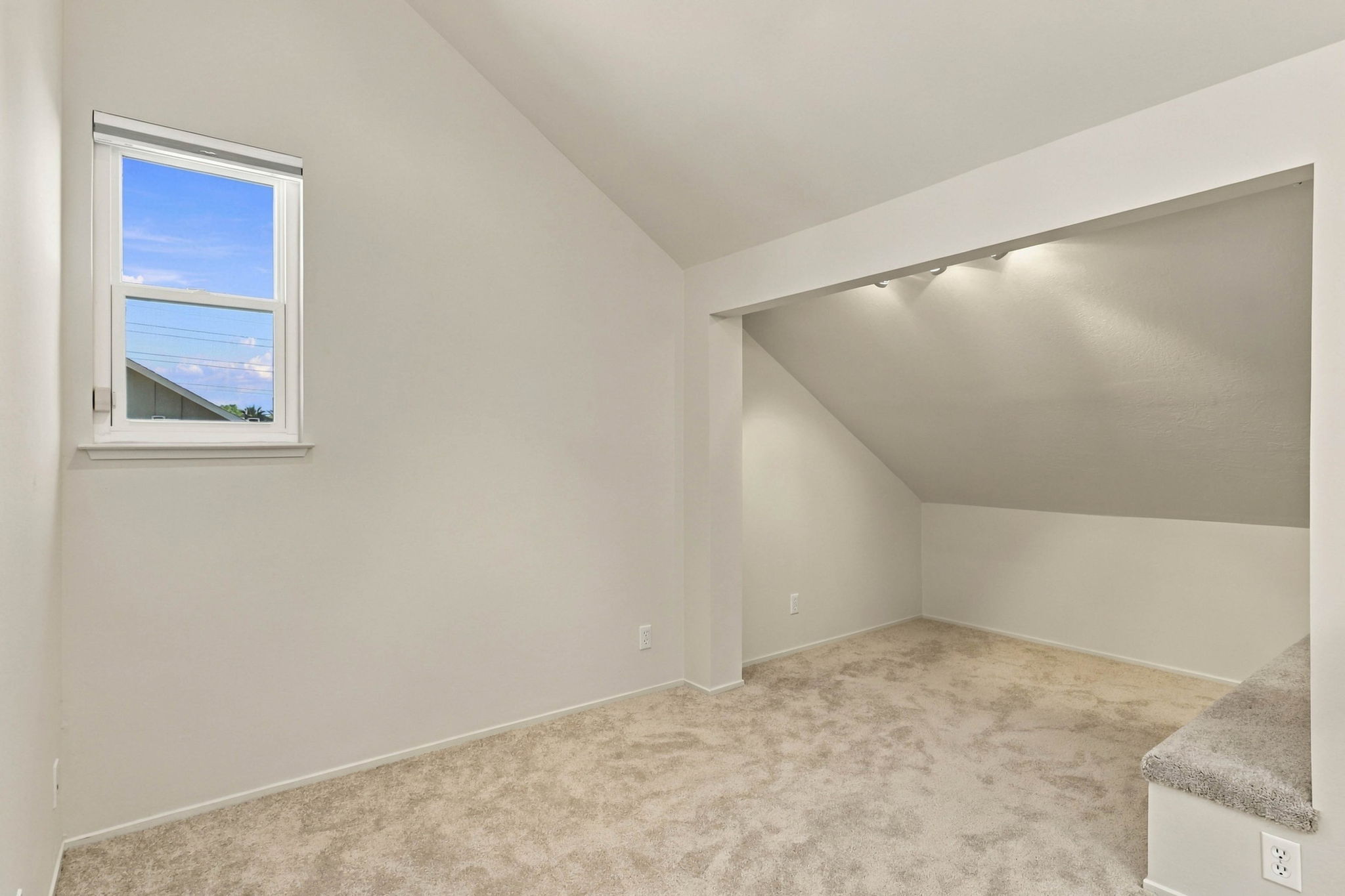 027_F8_101 Milmar Way
