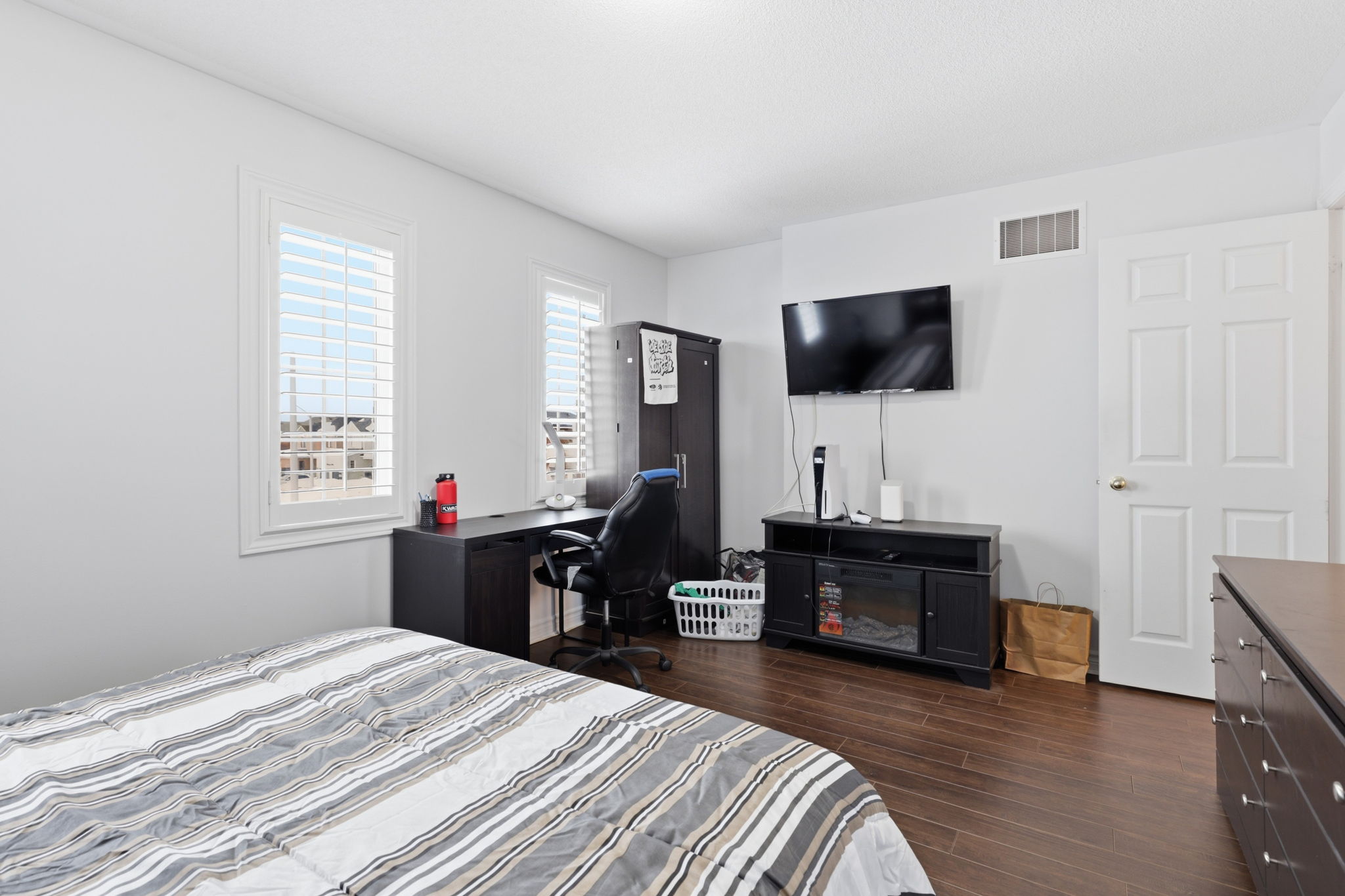 Barrie property showcase — delivered property photograph 15