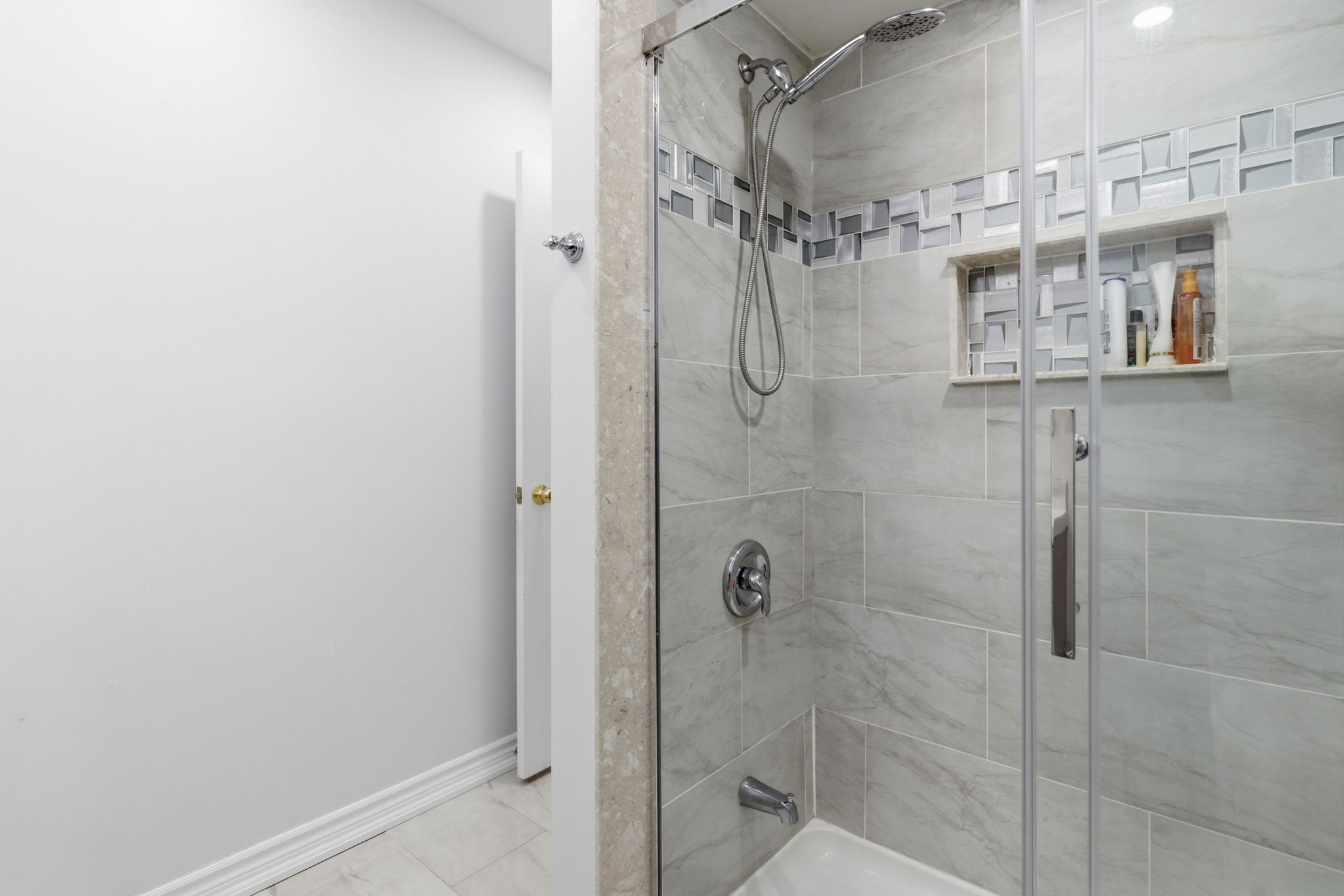 Barrie property showcase — delivered property photograph 25