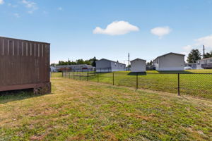  Photo 40