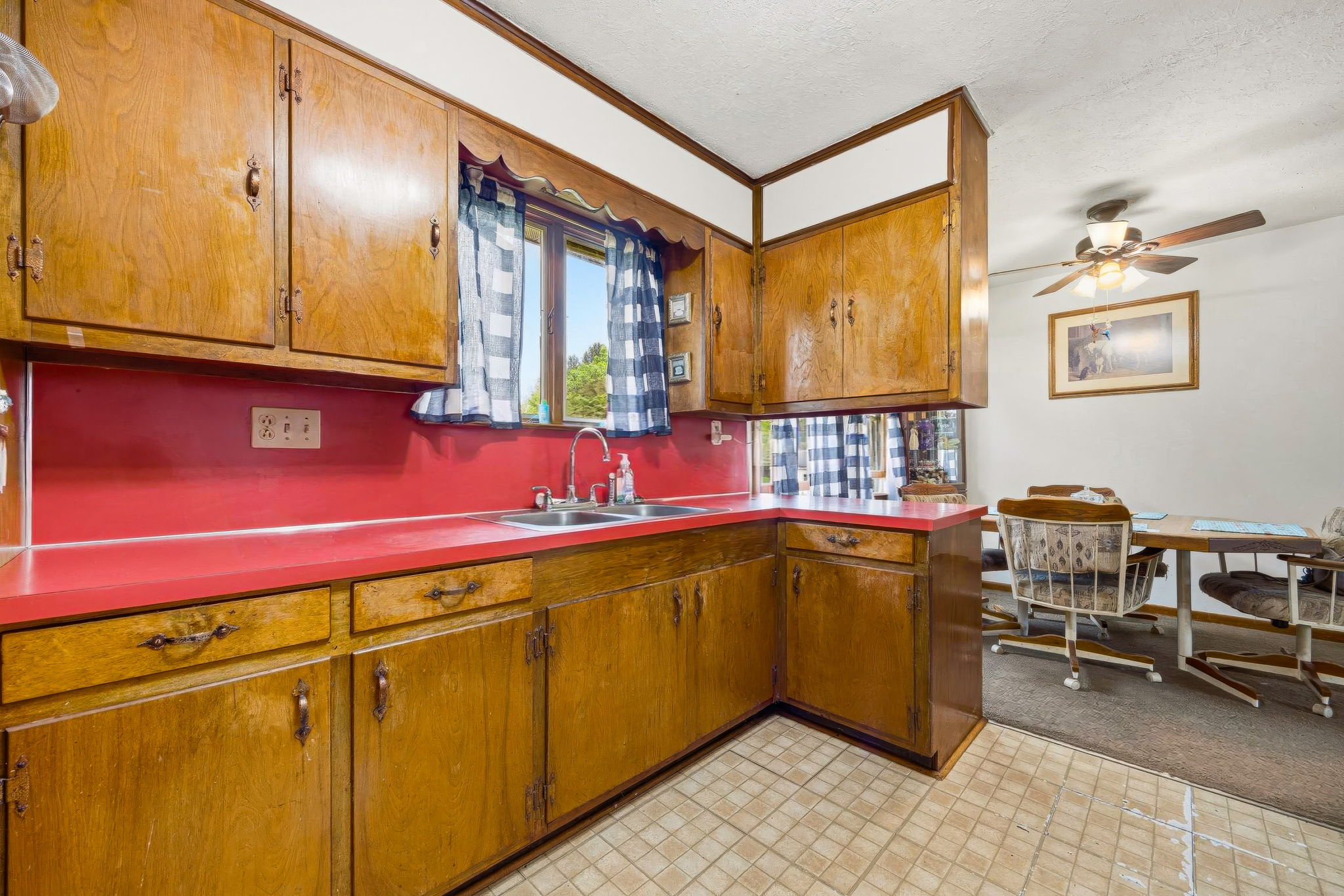 K.K. - 101 Oakland Blvd NE, Newark-18