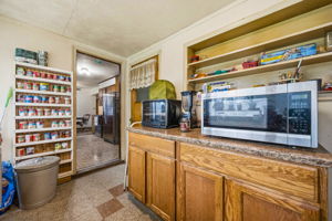 K.K. - 101 Oakland Blvd NE, Newark-21