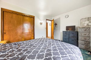 K.K. - 101 Oakland Blvd NE, Newark-25