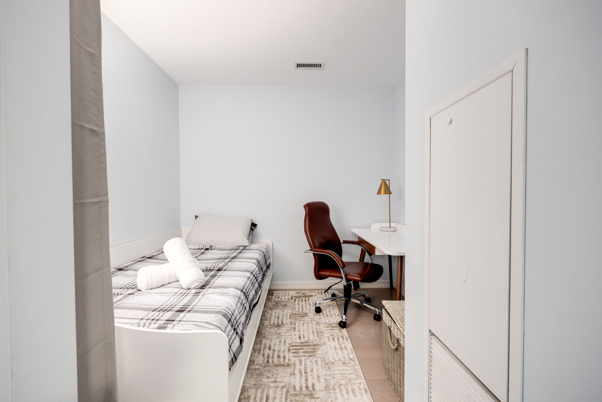 Toronto property showcase — delivered property photograph 12