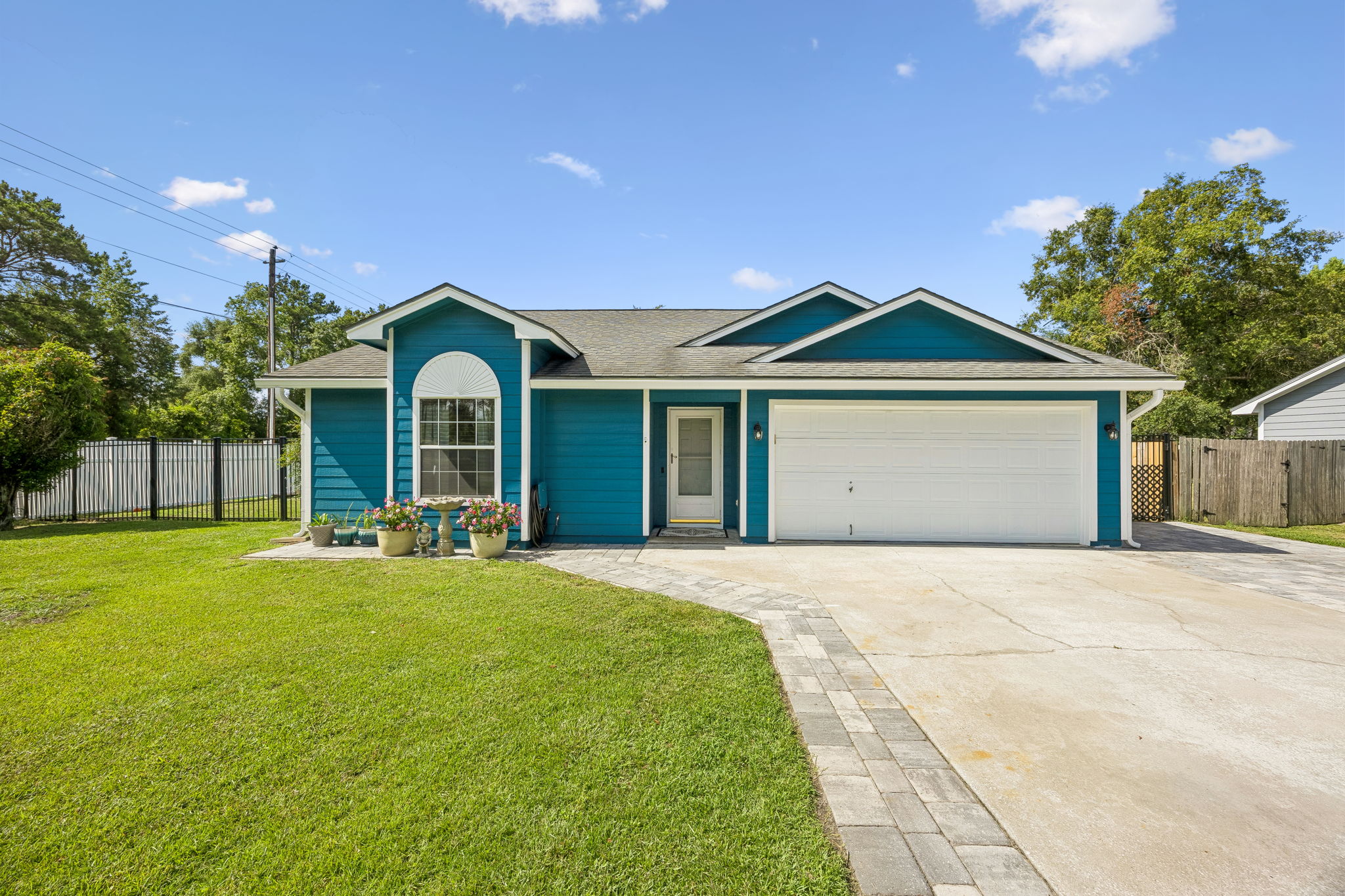 Welcome to 101 Royal Pines Way