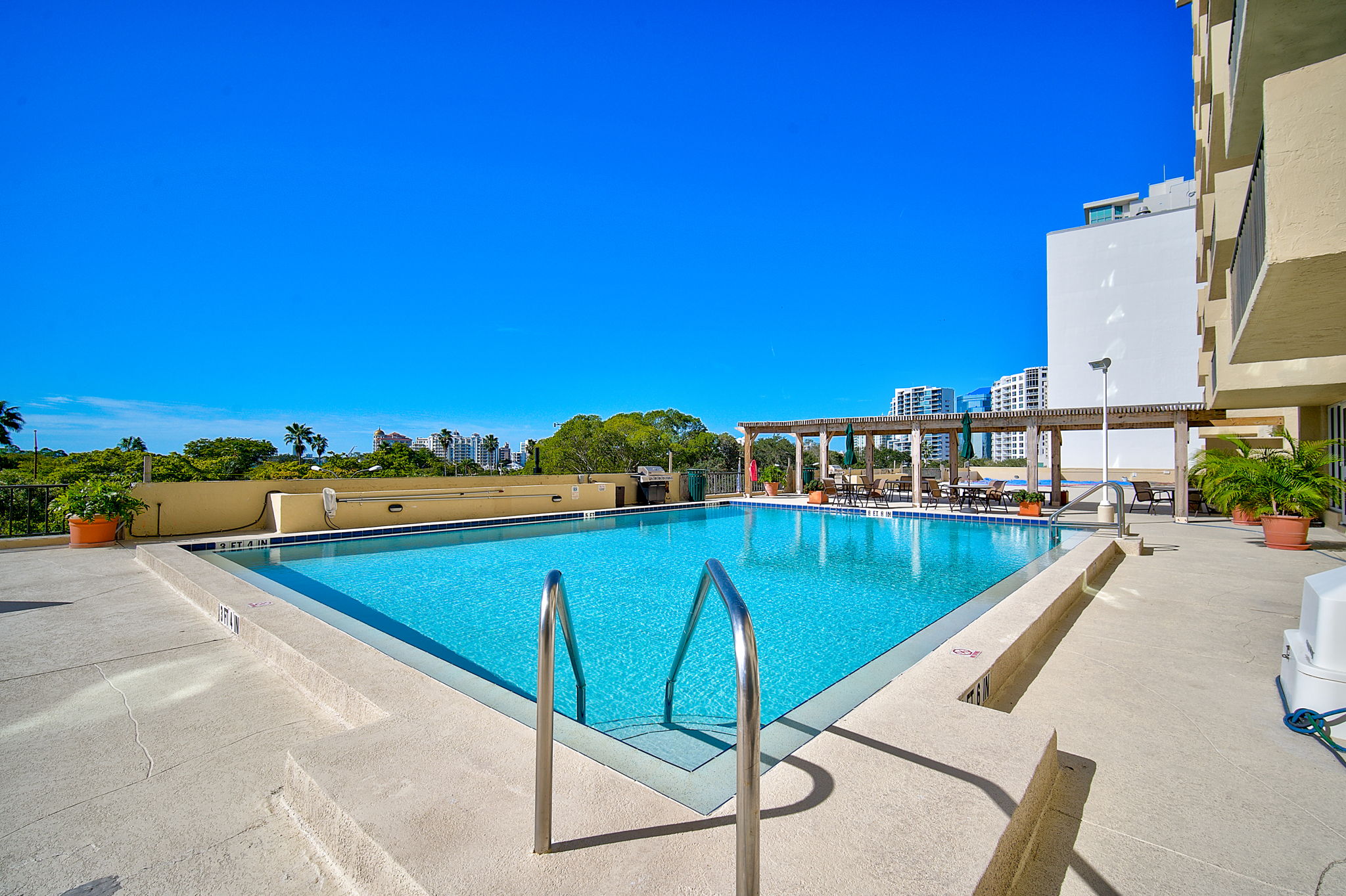 The 101 Condominium - Downtown SRQ-14