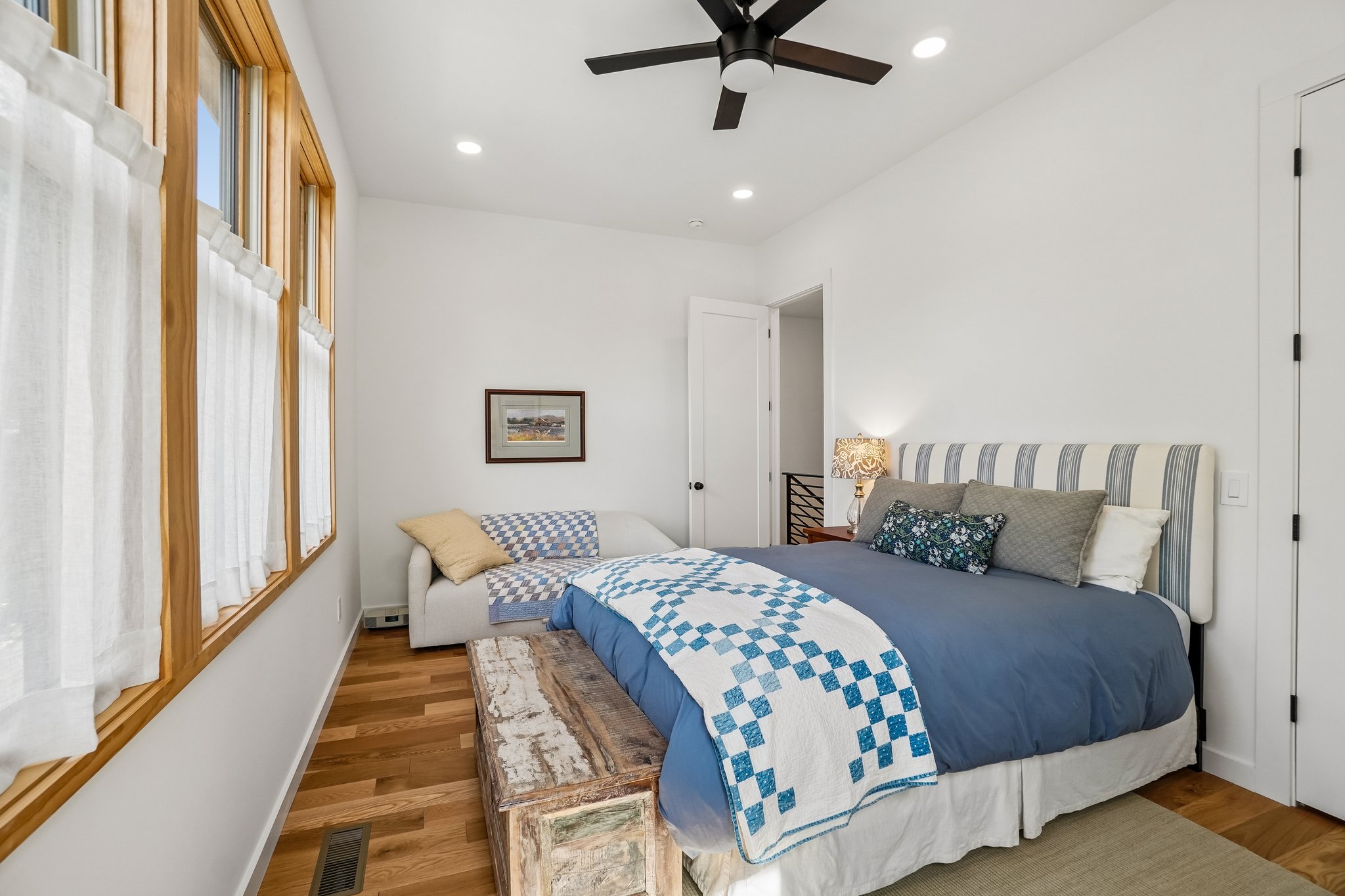 Santee St-S2204-029.jpg