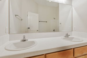  Photo 34