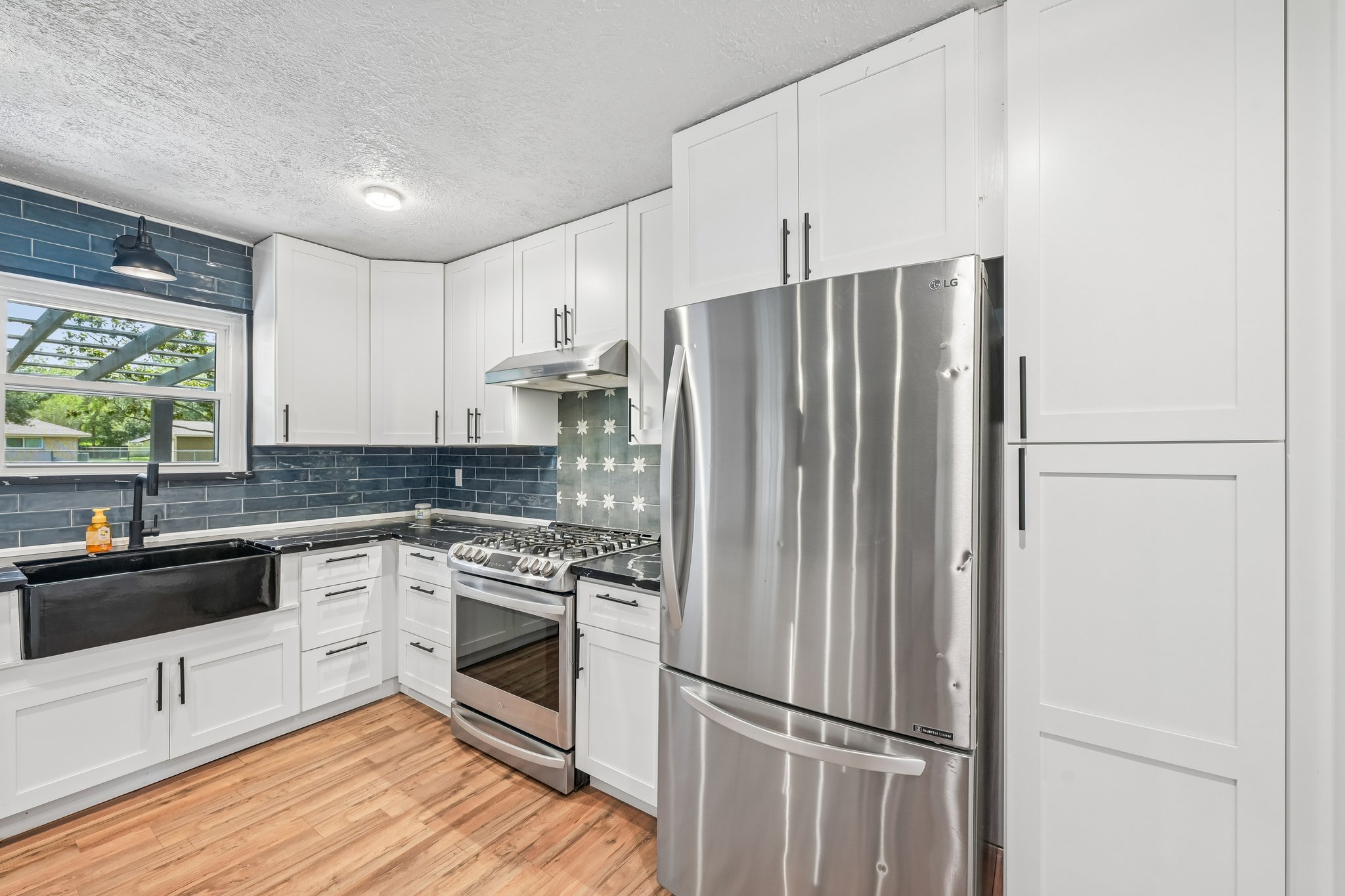 W Larkspur Dr-S1709-018.jpg