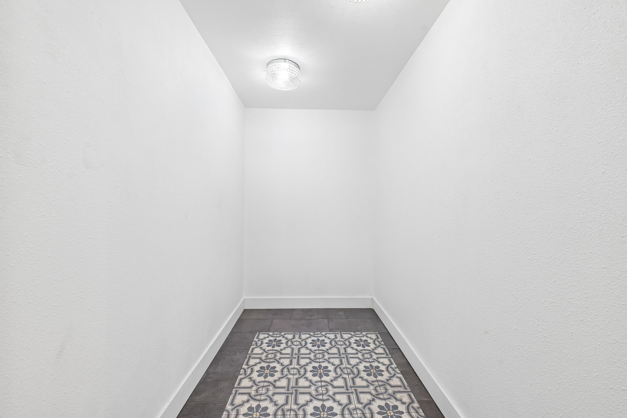 W Larkspur Dr-S1709-031.jpg