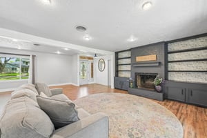 W Larkspur Dr-S1709-010.jpg