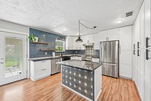 W Larkspur Dr-S1709-013.jpg