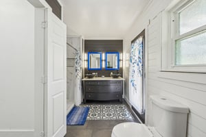 W Larkspur Dr-S1709-029.jpg
