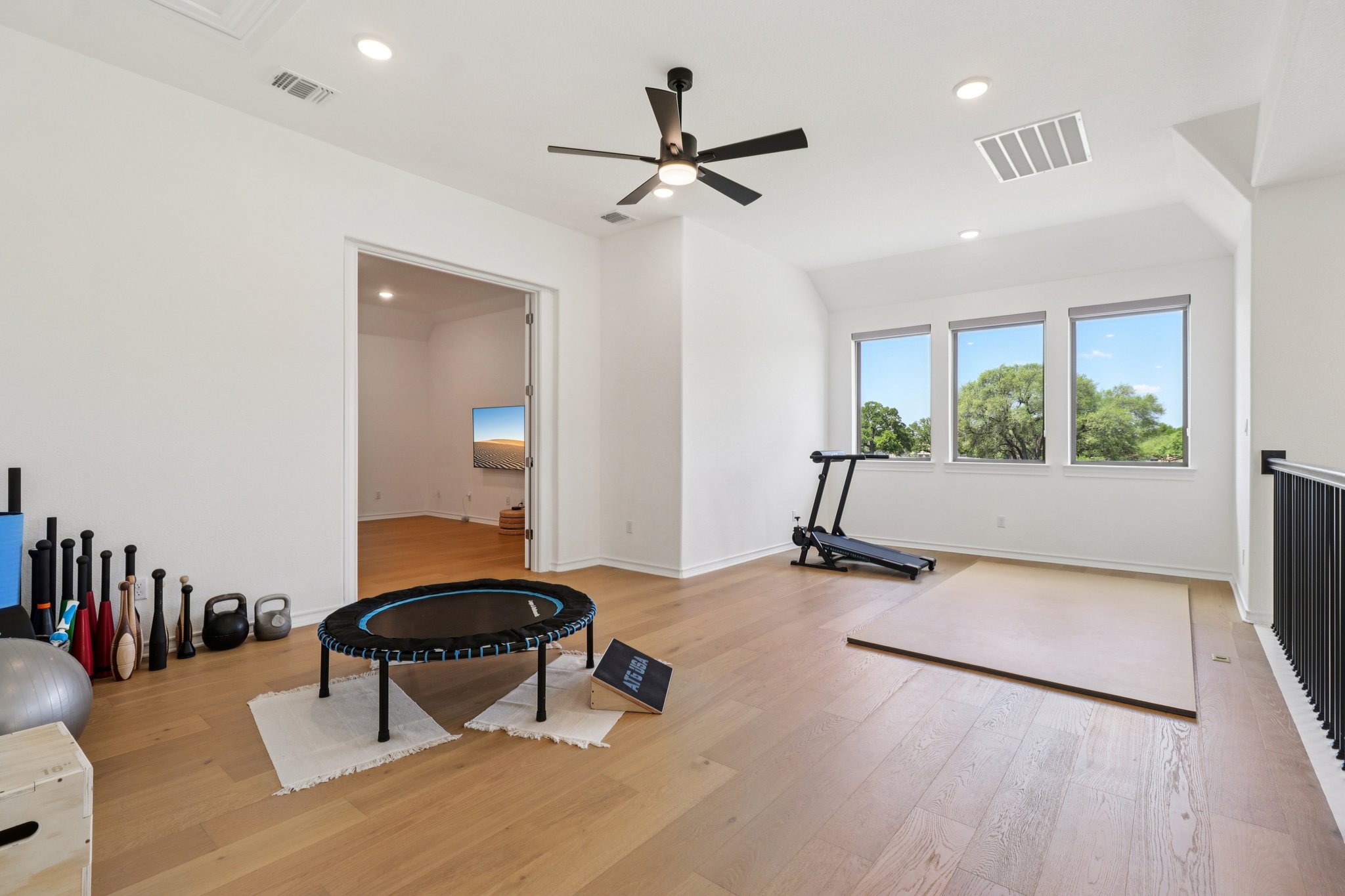 Wolf Rdg Rd-S0904-028.jpg