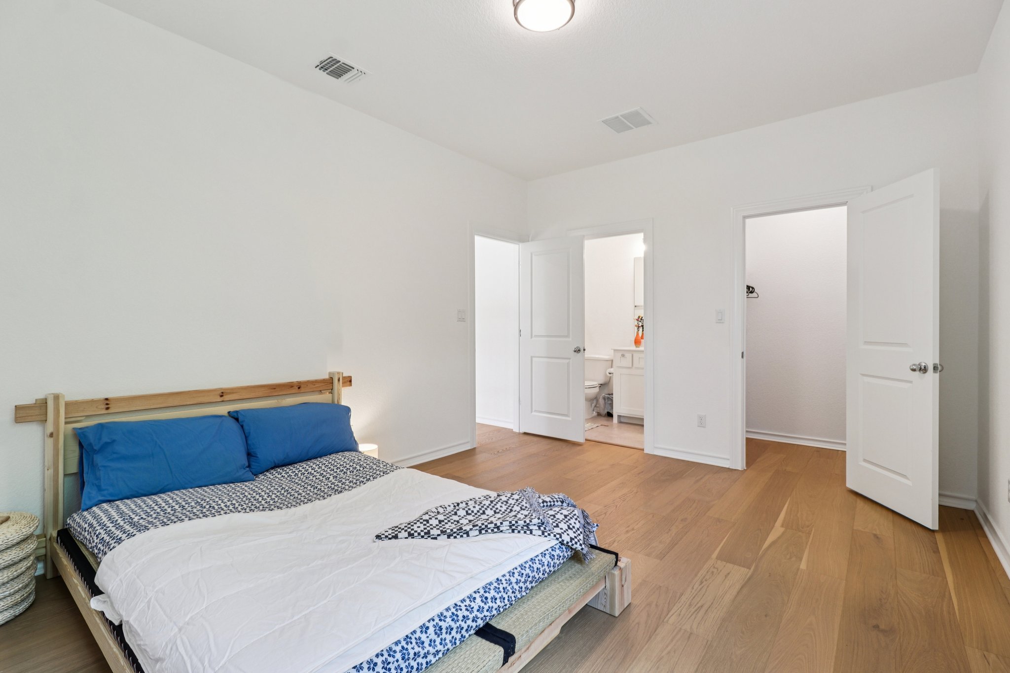 Wolf Rdg Rd-S0904-033.jpg