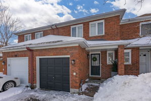 101 Woodbury Crescent, Ottawa, ON K1G 5C9, Canada Photo 1