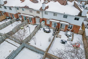 101 Woodbury Crescent, Ottawa, ON K1G 5C9, Canada Photo 4