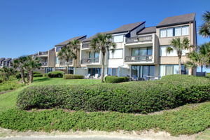 Welcome to 1010 Captain's Court Villas