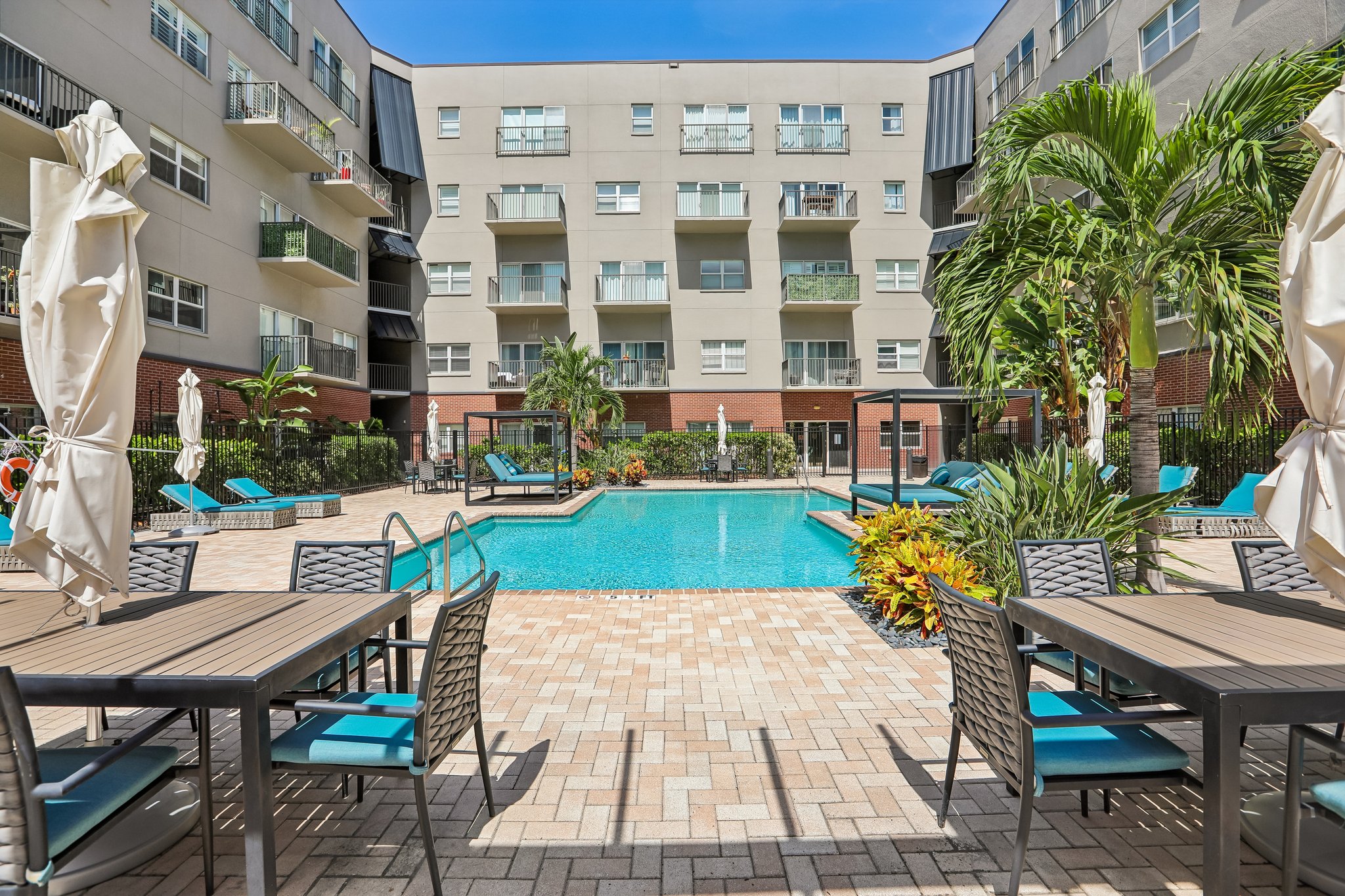 Central Ave 413-2307-914.jpg