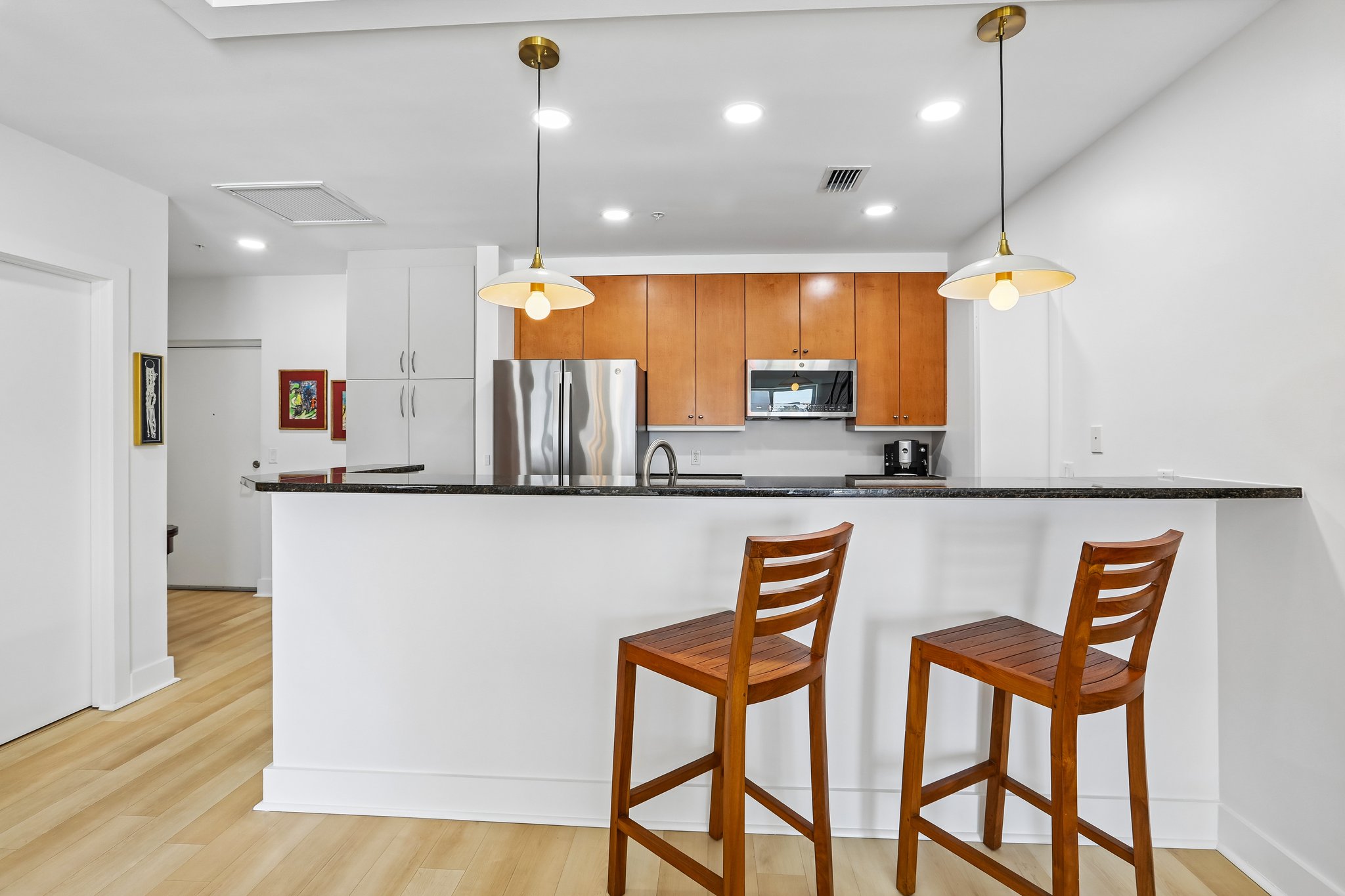 Central Ave 413-S2307-011.jpg
