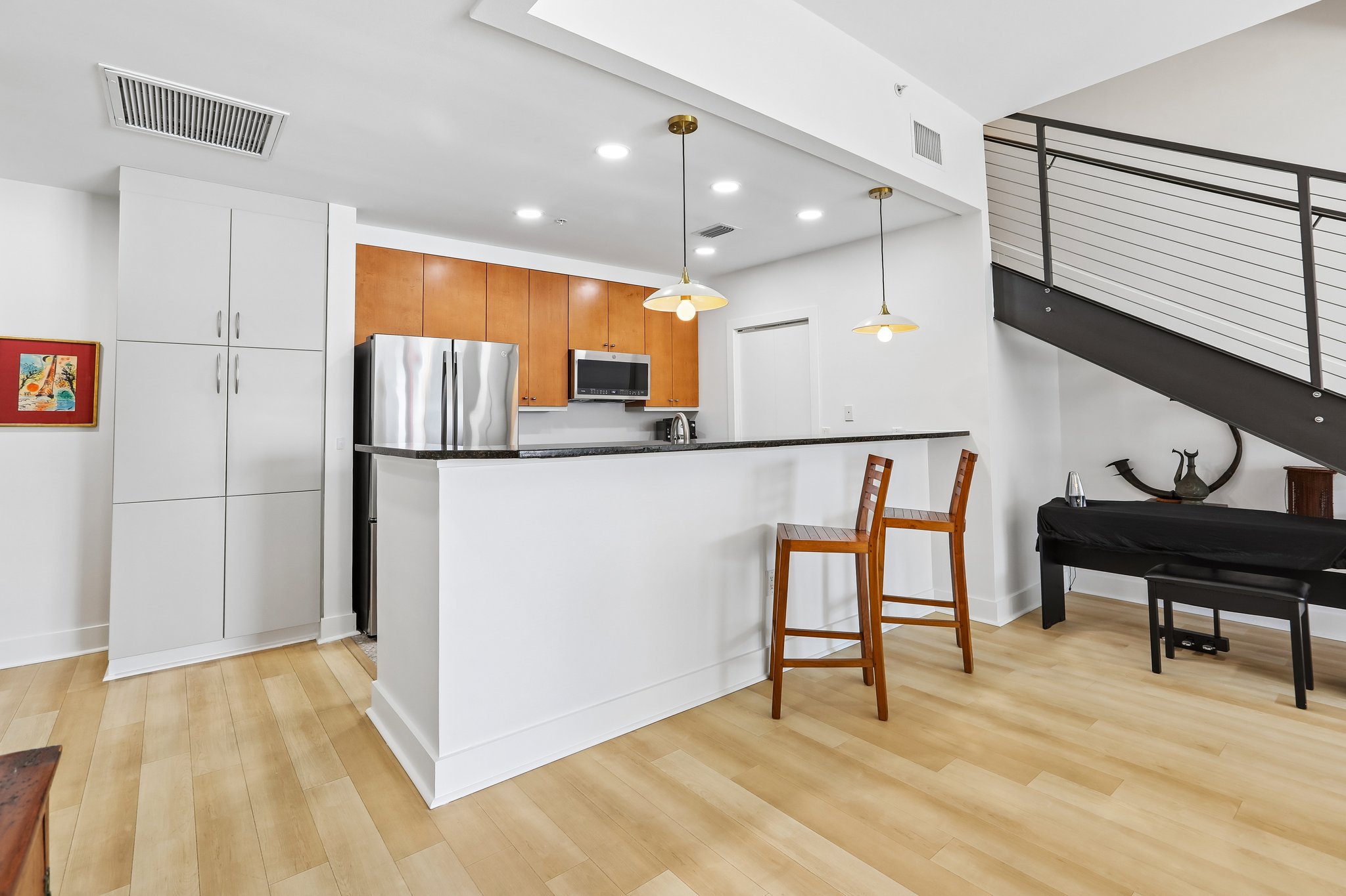 Central Ave 413-S2307-012.jpg