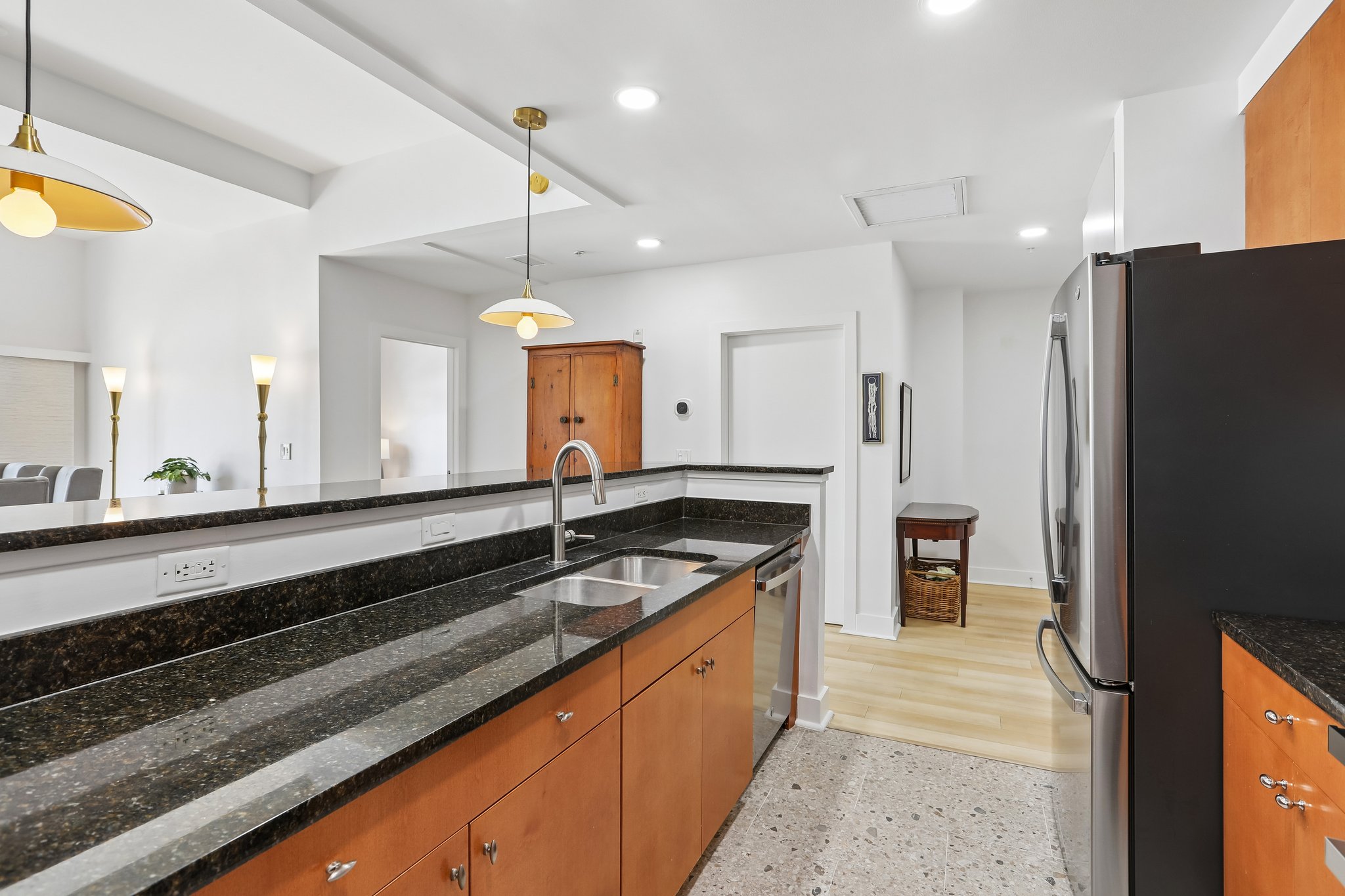 Central Ave 413-S2307-013.jpg