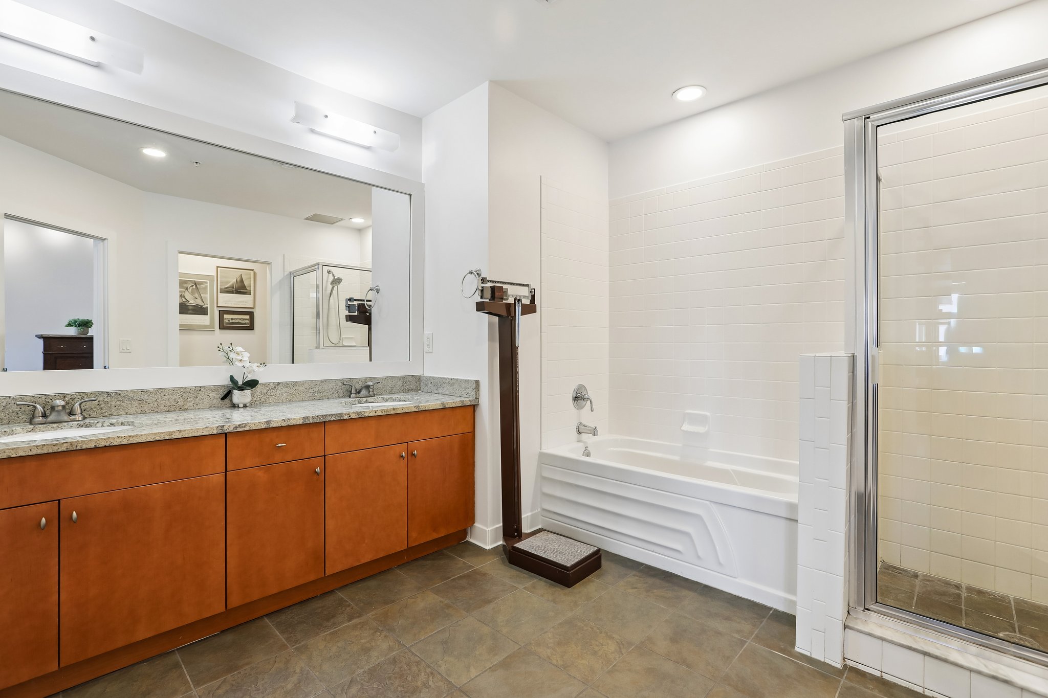 Central Ave 413-S2307-018.jpg