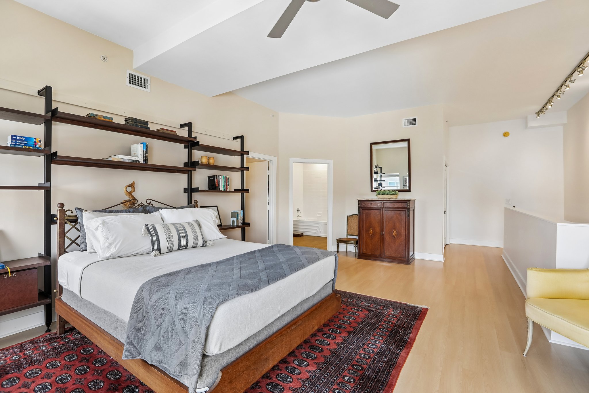 Central Ave 413-S2307-023.jpg