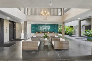 Central Ave 413-2307-902.jpg