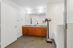 Central Ave 413-S2307-020.jpg