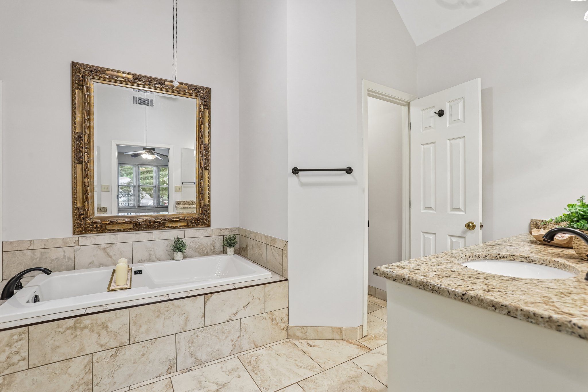 Fairwood Ln-S2907-032.jpg