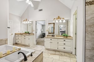 Fairwood Ln-S2907-036.jpg