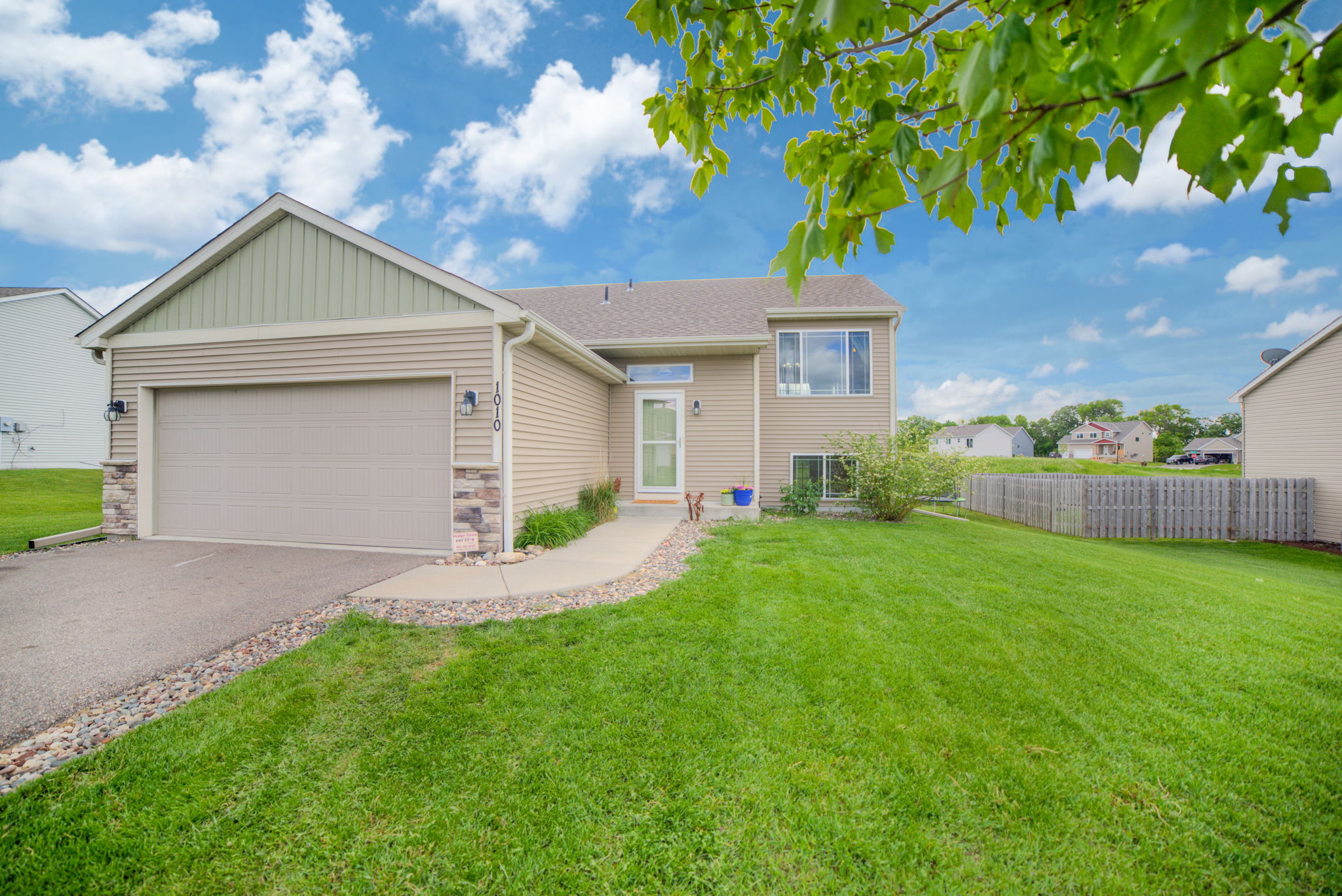  1010 Fox Crossing, Norwood Young America, MN 55397, US