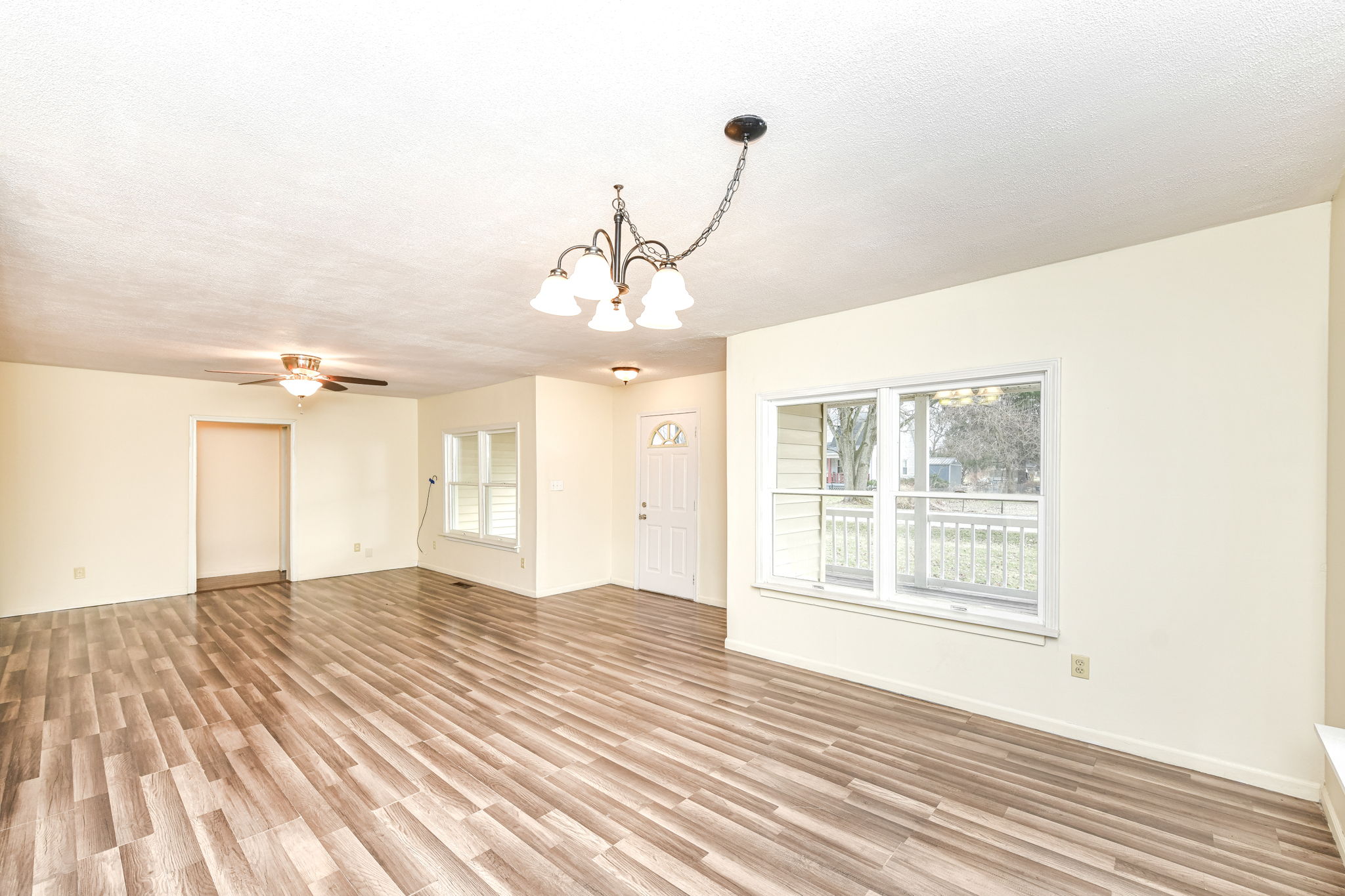 Living Room / Dining Room