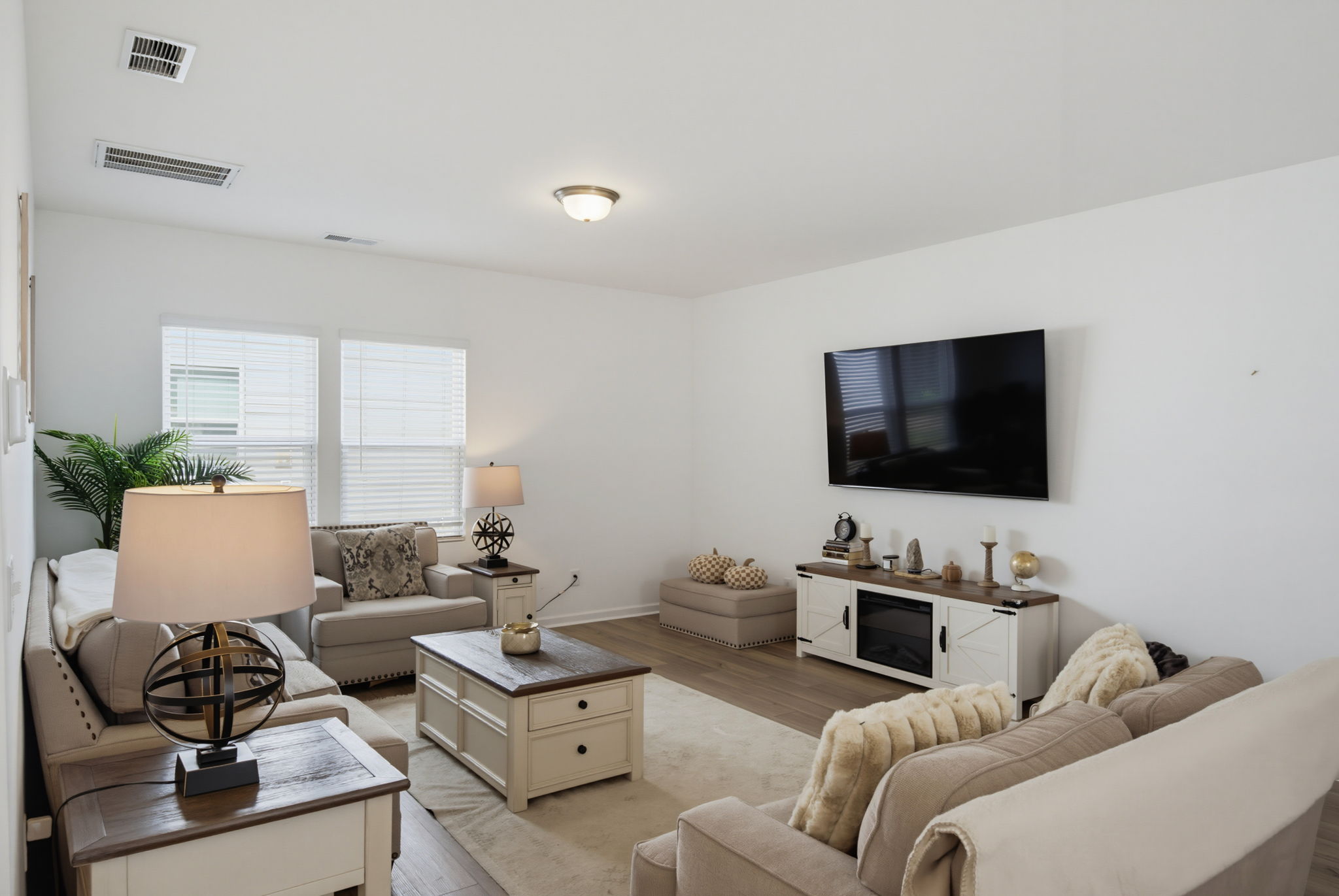 10100 Travcis Floyd Ln-8