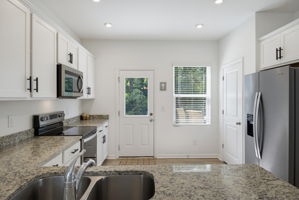 10100 Travcis Floyd Ln-12