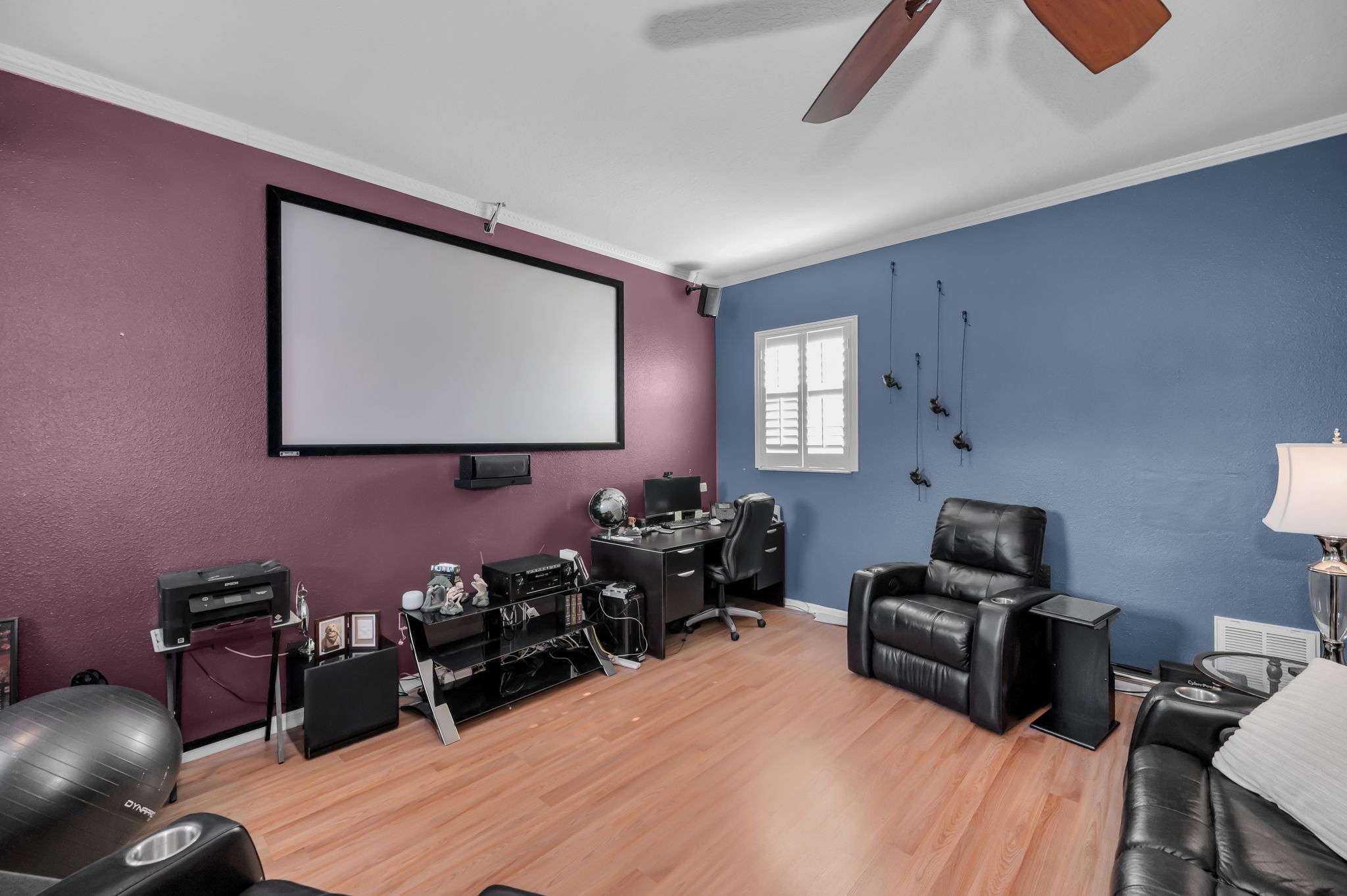 Upper Level Bonus Room1e