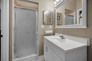 Upper Level Bonus Room1d Bathroom