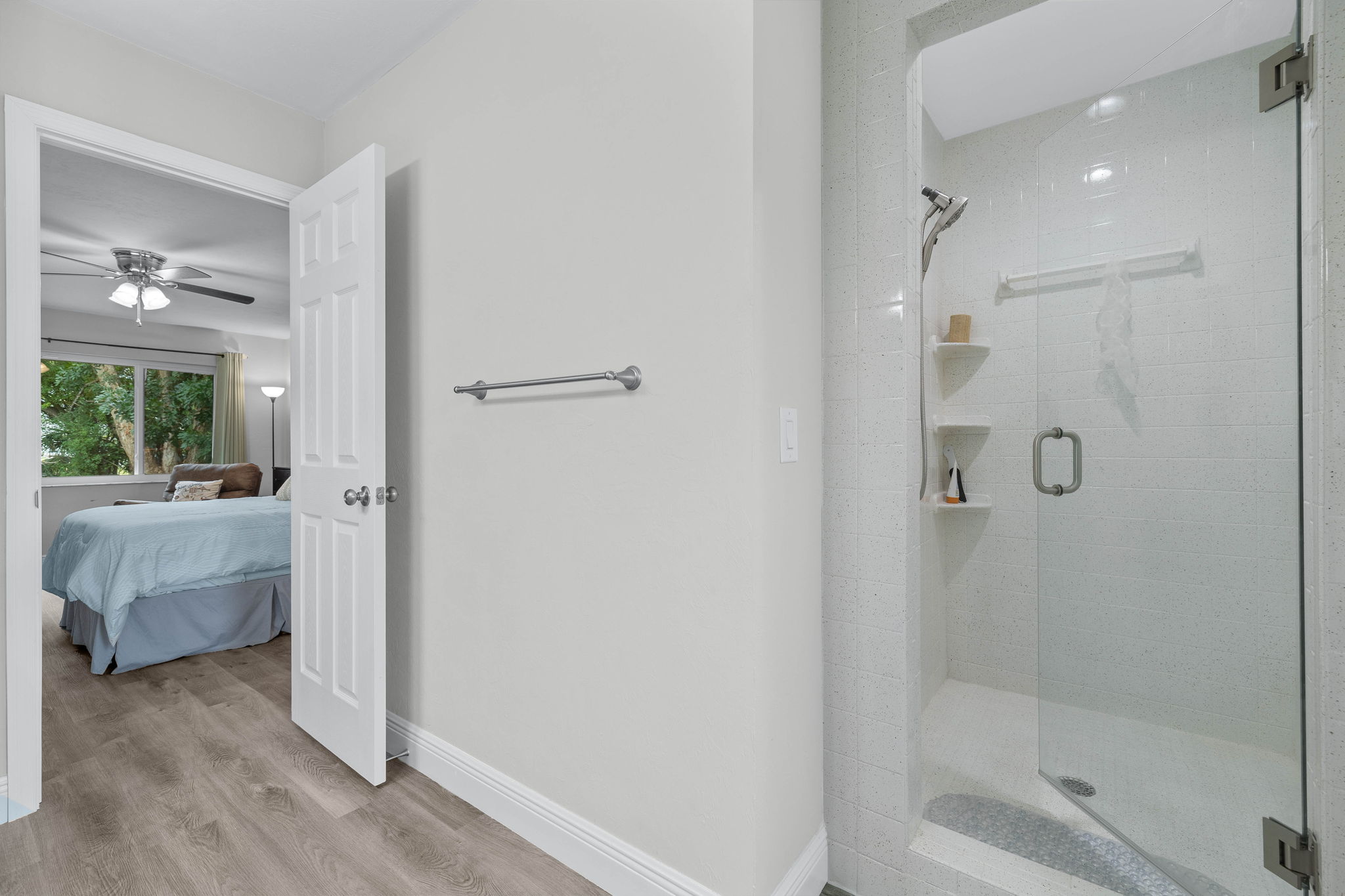 Primary Bathroom (2)