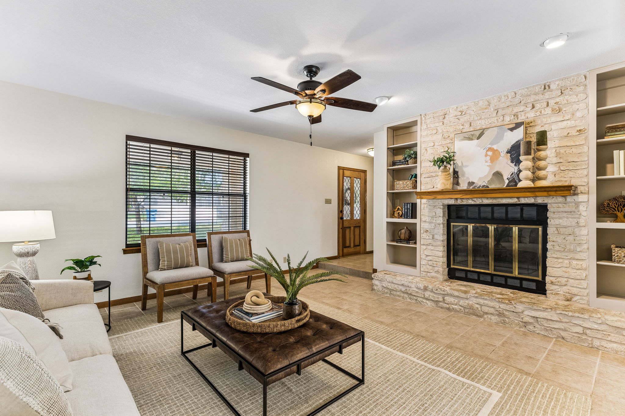  Photo 24