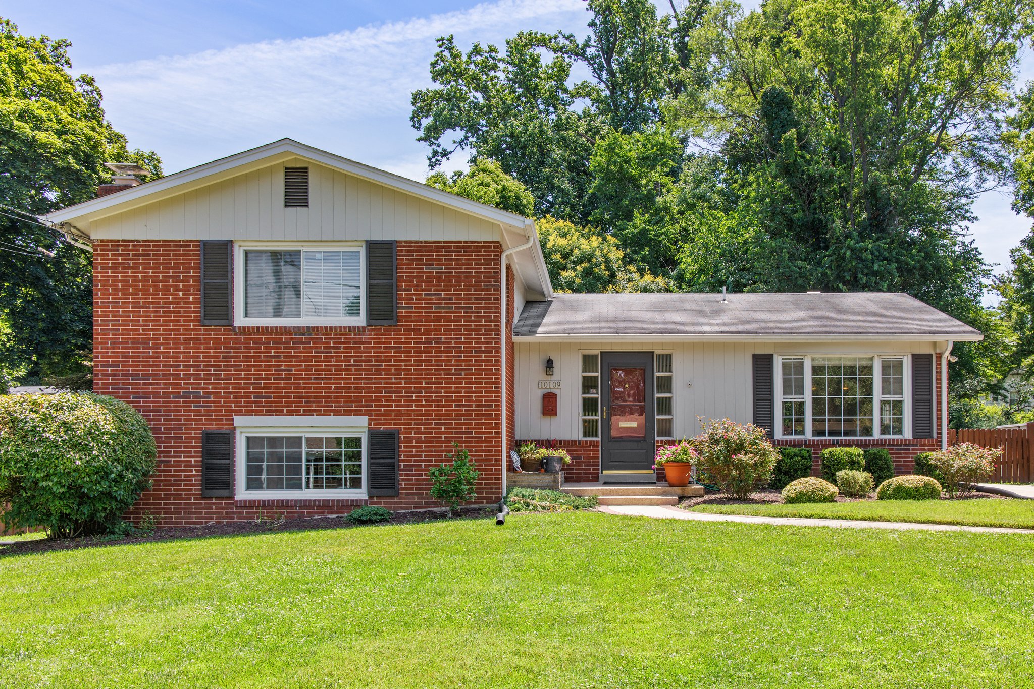 10109 Devere Ct, Silver Spring, MD 20903, USA Photo 7