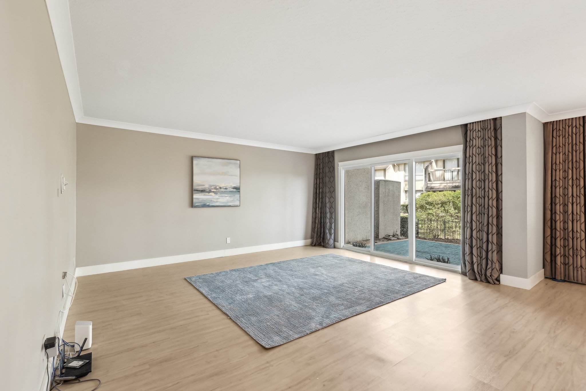 Leisure Ln S 5-006.jpg