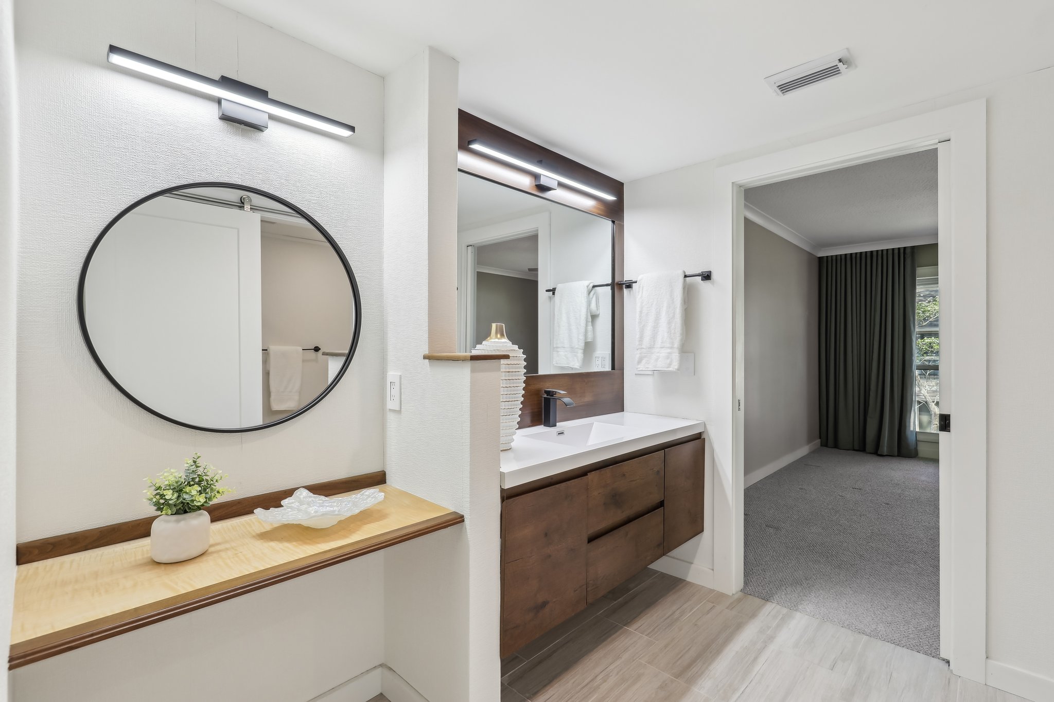Leisure Ln S 5-023.jpg