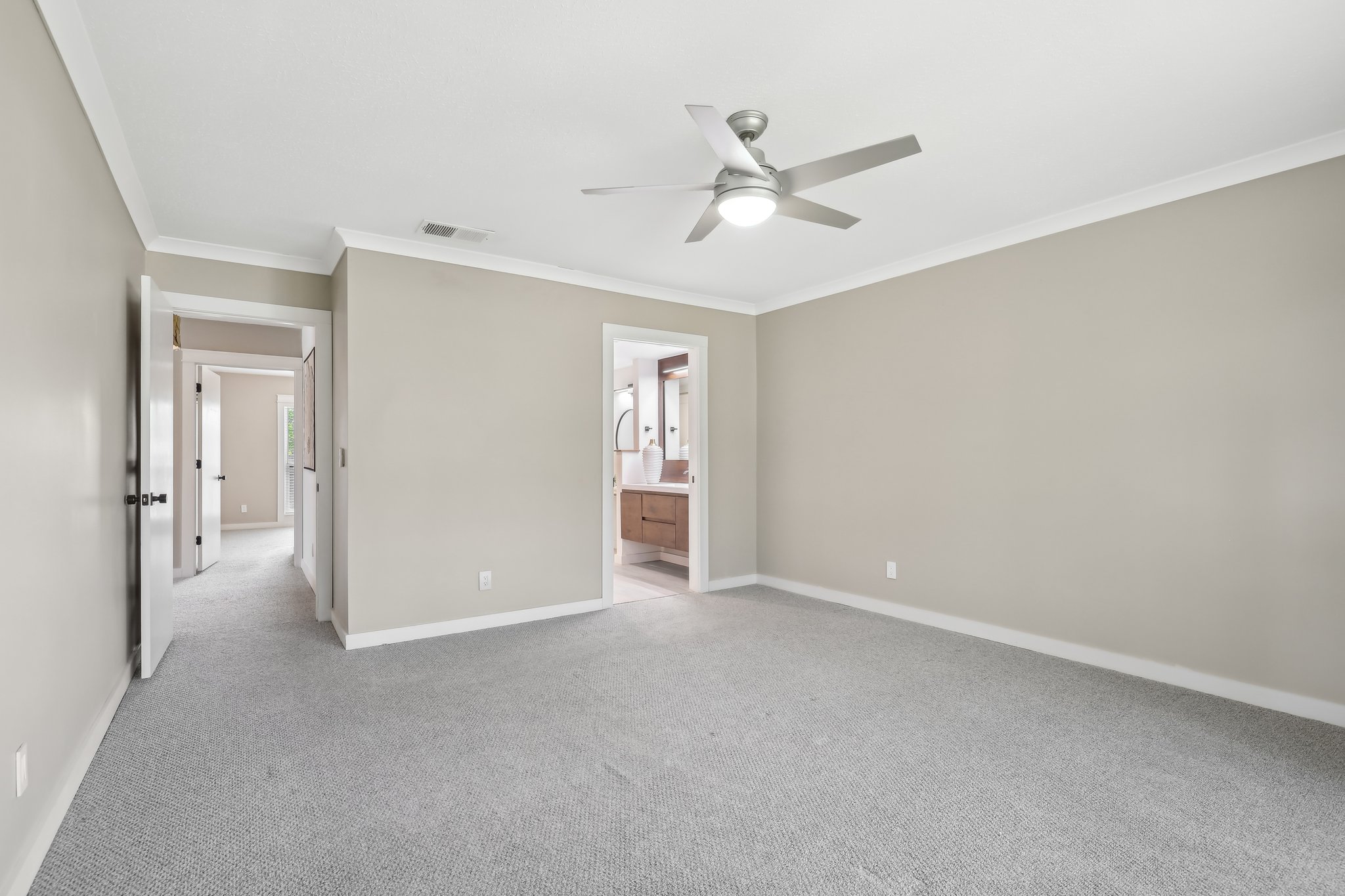 Leisure Ln S 5-026.jpg