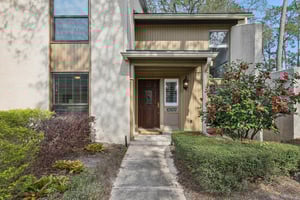 Leisure Ln S 5-003.jpg