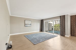 Leisure Ln S 5-006.jpg